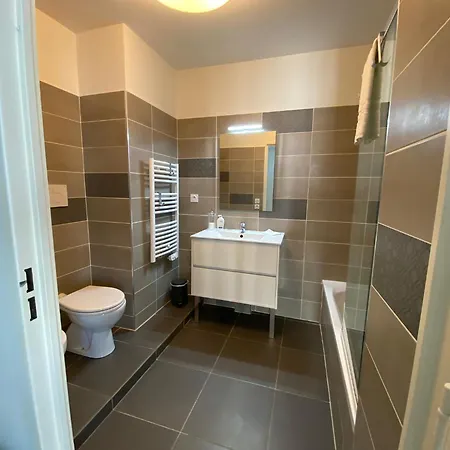 Daire Close To Montecarlo, Monaco Sea Side, Private Parking *