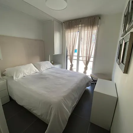 Daire Close To Montecarlo, Monaco Sea Side, Private Parking