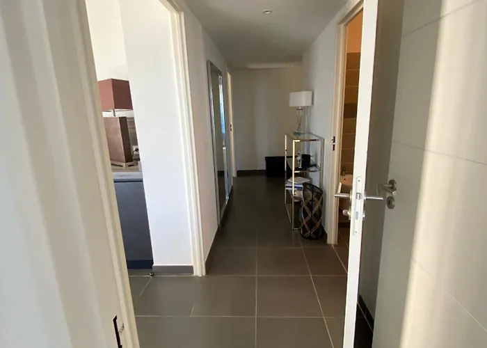 Appartement Close To Montecarlo, Monaco Sea Side, Private Parking *
