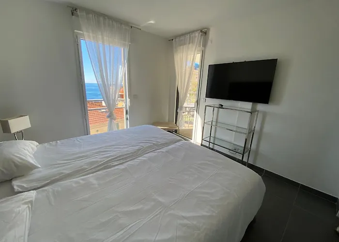Apartamento Close To Montecarlo, Monaco Sea Side, Private Parking Beausoleil